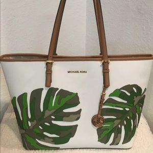 Michael Kors Jet Set Travel tote
